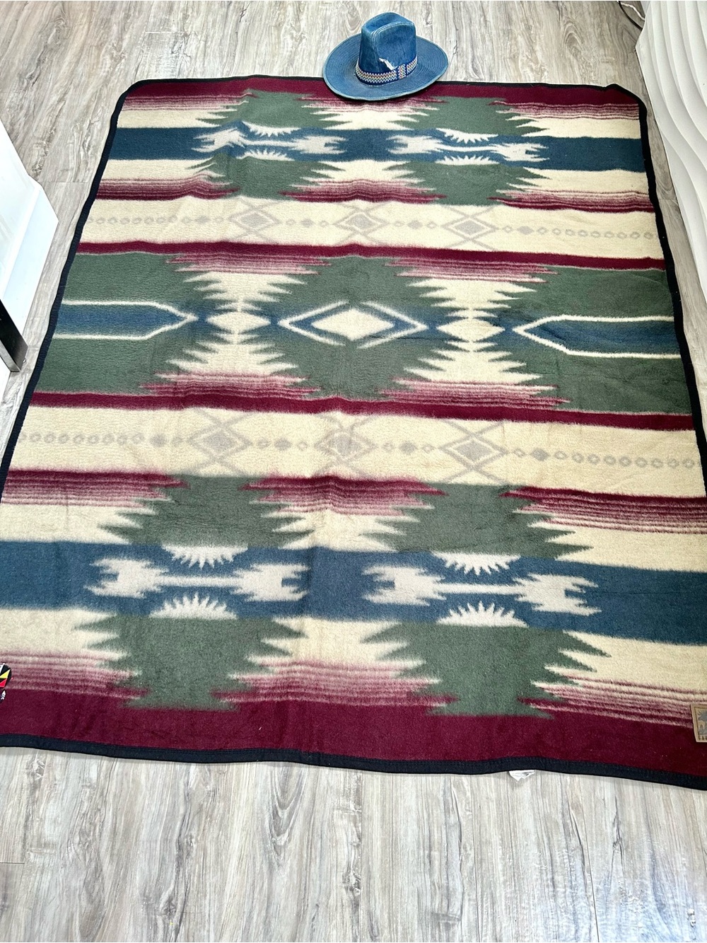 Native Southwestern AZTEN vibe fleece Blanket w cottagecore cabin country vibe